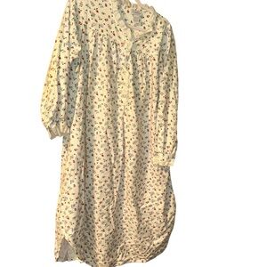 Lanz of Salzburg Womens Sz L white floral Flannel Nightgown 3/4 Sleeve Mid calf